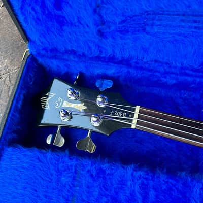 Guild B-302F Fretless Bass Guitar 1980 - Black image 17