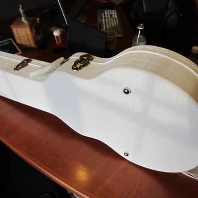 White Gibson Les Paul Case | Reverb