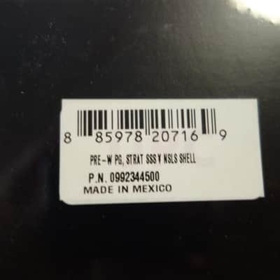 Fender pre-wired Stratocaster pickguard, Vintage noiseless SSS image 2