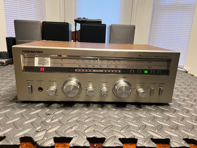 Vintage Soundesign PLL/AM/FM Stereo Receiver 5145 Vintage Stereo Receiver image 1