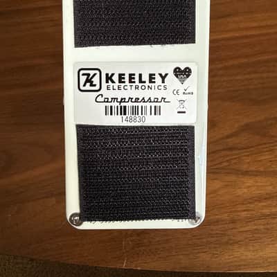 Keeley Compressor Plus Limited Edition - Glow 2022 - White / Glow-in-the-Dark image 6