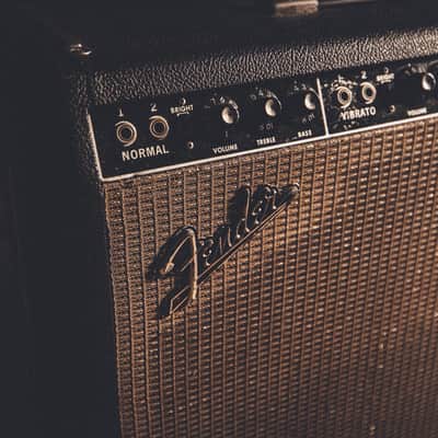 1964 Fender Vibroverb 2-Channel 40-Watt 1x15" Guitar Combo 1963 - 1964 - Black Panel image 4