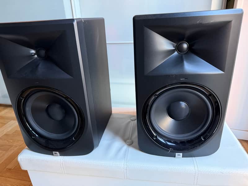 JBL LSR308 8