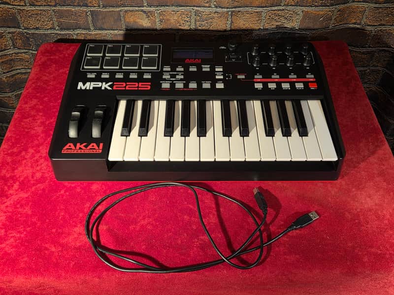 Akai MPK225 MIDI Keyboard Controller w/ USB Cable image 1
