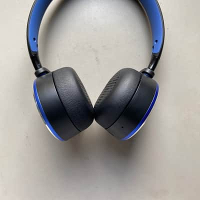 Samsung AKG Y500 Wireless Headphones image 4