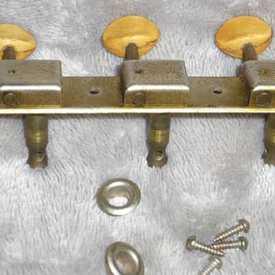 Gibson Kluson Single Line 3 on a Plate Tuners Bass Side 1956 - 1964 With Grommets and Screws Les Paul Jr. J-45 J-50 Etc.  image 4