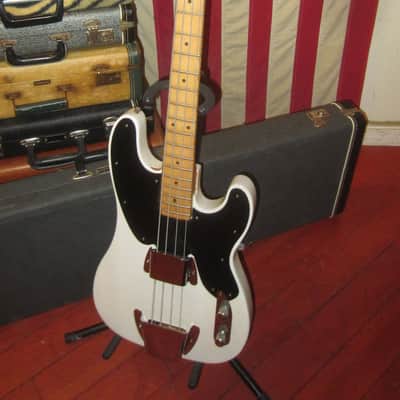 1968 Fender Telecaster Bass Off White image 2