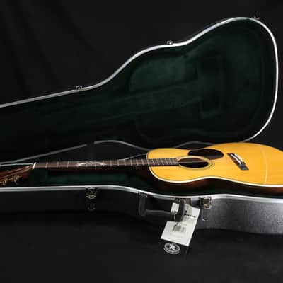 Martin 000-28 Shawn Mendes Limited Edition Spruce East Indian Rosewood 000-14 Fret Acoustic Guitar with Molded Hardshell Case 579 image 12