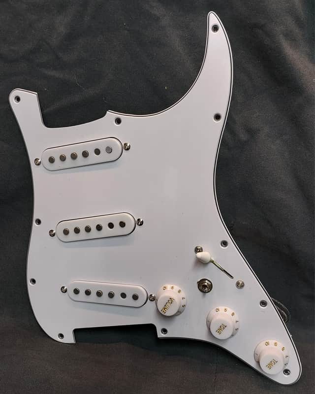 Rock'n R Guitars Loaded SSS for Strat Pickguard W/GM Alnico 5 62z's & Mods 2026 - White image 1