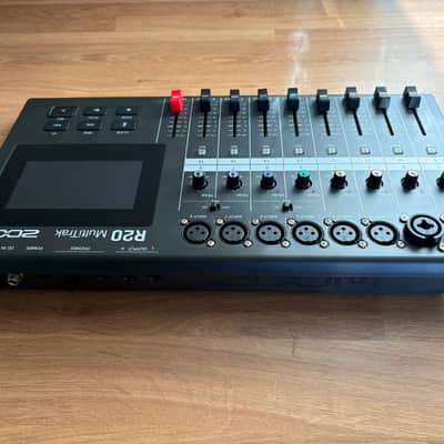 Zoom R20 Multitrack Recorder 2021 - Present - Black image 2
