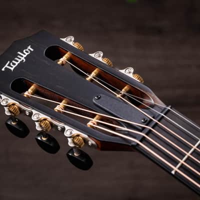 Taylor 322ce 12-Fret Tropical Mahogany w/HardCase | V-Class Bracing | ES2 Electronics | Grand Concert image 9