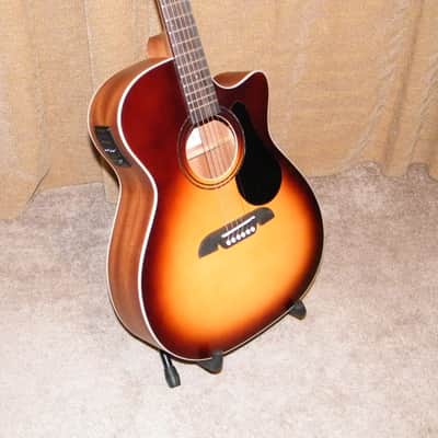 Alvarez RG260CESB Regent Series Grand Auditorium Acoustic-Electric Guitar - Issue image 2