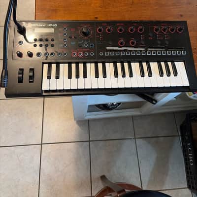 Roland JD-Xi Synthesizer image 1