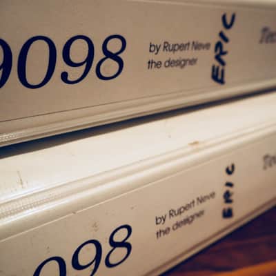 Neve 9098 Console Manual Neve 9098 analog era - white binder image 3