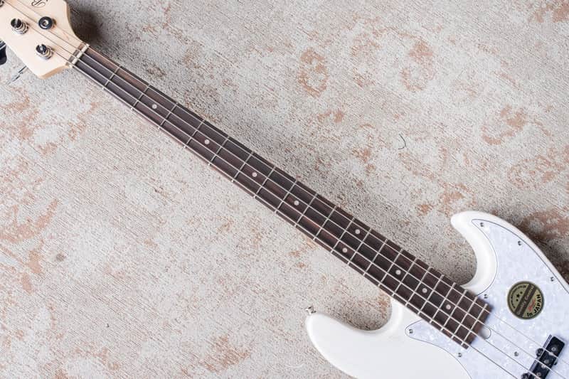 Bacchus Universe シリーズ　Jazz Bass ホワイト 美品 Bacchus バッカス JAZZ BASS ジャズベース 左利き用 白 - メルカリ