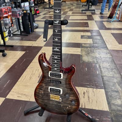 PRS Modern Eagle V 2023 - Present - Charcoal Cherry Burst image 10