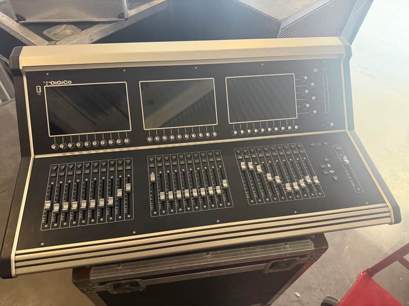 Digico S31 With D-Rack 32in 16out image 1