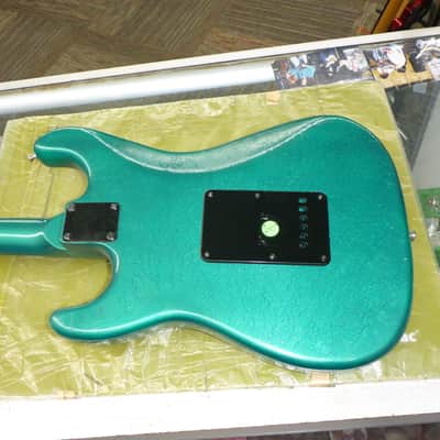 Applause HSS , Strat Style : 2 Vol, 1 Tone , 5 Way Switch , Mini Toggle Locking Tremolo - Re-Painted Crackle Green image 9