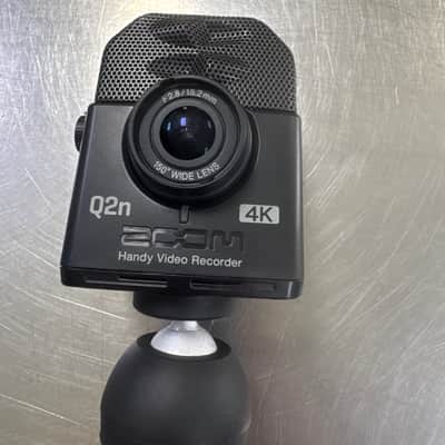 Zoom Q2N Camera/Audio Recorder with Wide Angle Lens 2010s - Black image 2