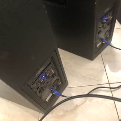 QSC KW151 powered speakers image 6
