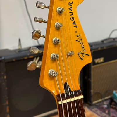 Fender Jaguar Baritone 2004 - Sunburst image 3