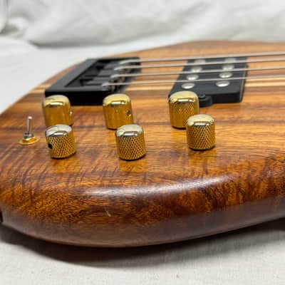 Carvin USA LB-70P lb 70 p lb70p 4-string Bass with Case image 16