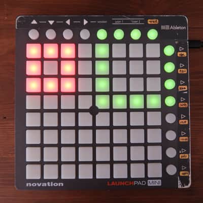 Novation Launchpad Mini MKII Pad Controller 2015 - 2019 - Black image 2