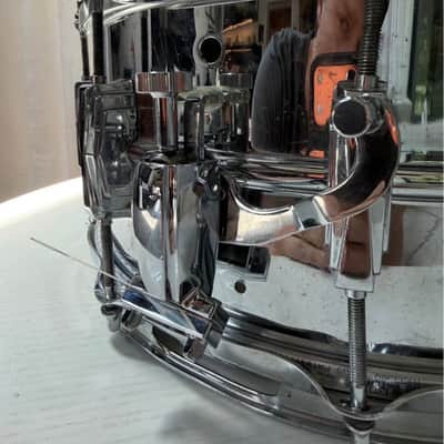 Ludwig No. 411 Super-Sensitive 6.5x14" 10-Lug Aluminum Snare Drum with Pointed Blue/Olive Badge 1969 - 1979 - Chrome-Plated image 2
