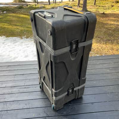 SKB SKB X1 Trap Hardware Case w/Wheels 2010 - Black image 3