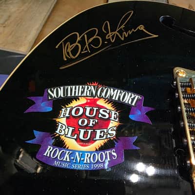 Limited Edition 1998 Gibson USA Blues Hawk Signed by B.B. King w/ Extras image 19