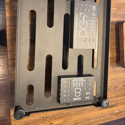 Creation Music Company Aero 18 Pedalboard w/Aero Riser 18 and Soft Case - Black Powder Coat image 6