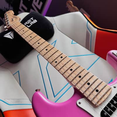 Fender USA MOD SHOP Custom Stratocaster in Bubblegum Metallic w/ Orig Case! image 6