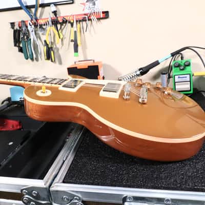 2019 Gibson Les Paul Standard Goldtop Electric Guitar image 18