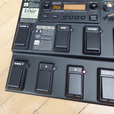 Line 6 POD xt Live Multi-Effect and Amp Modeler 2000s - Black image 2