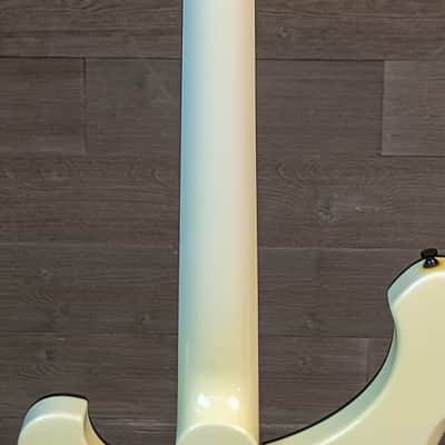 Rickenbacker 4003 4 String Bass White/Black Binding 1990 image 8