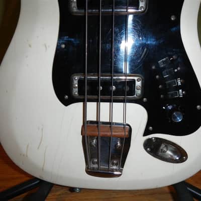 Vintage Hagstrom F400 (HIIB) bass,1967. Awesome  thin broomstick neck, all original. great bass. image 4