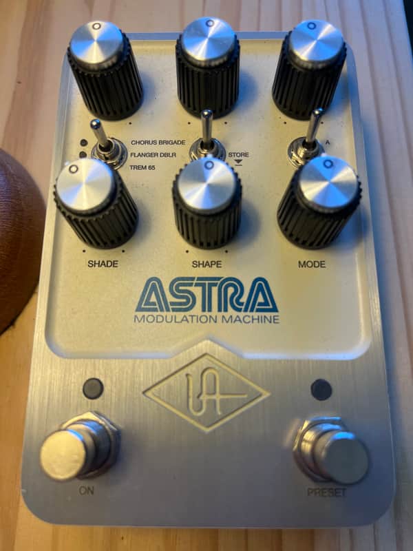 Universal Audio Astra Modulation Machine 2021 - Present - White image 1