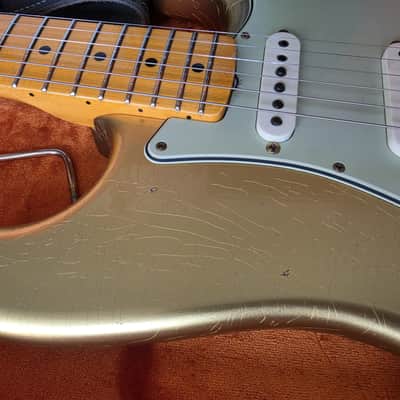 Fender Fender 1962 Stratocaster Relic Limited Edition 2022 2022 - Aged Atzec Gold image 4