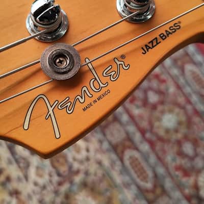 Fender Jazz Bass Deluxe 2007 - Vintage White image 24