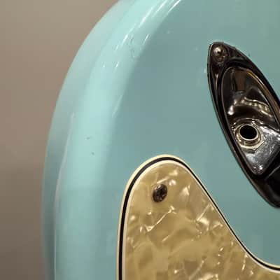 Fender Tom DeLonge Artist Series Signature Stratocaster 2002 - Daphne Blue image 13