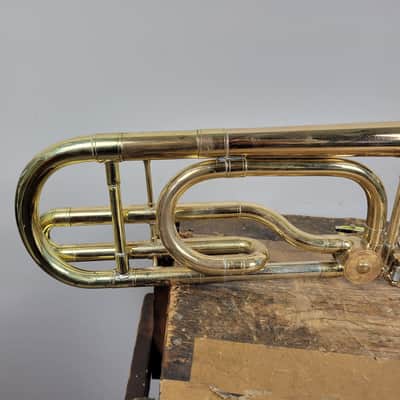 Signature 2000 Custom Series F-Attachment Trombone Brass Just serviced , no case image 4
