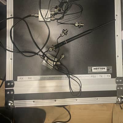 Telex BTR-800 wireless intercom system with multiple beltpacks and many accessories image 4
