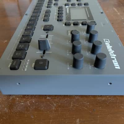 Elektron Octatrack MkII 8-Track Sampler w/ Vintage Drum Machine Samples image 3