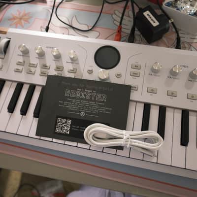 Arturia AstroLab 37-Key Stage Keyboard 2025 - Present - White image 8