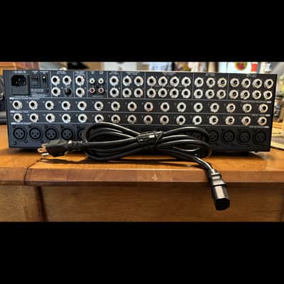 Mackie 1604VLZ4 16-Channel Mic / Line Mixer 2014 - Present - Black image 4