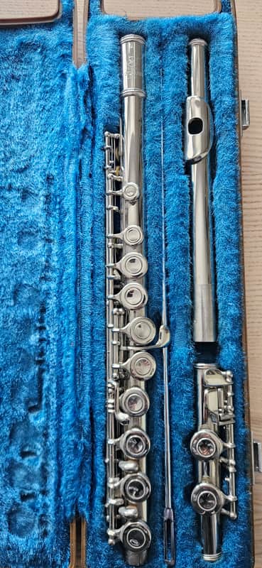 Yamaha YFL-22N Flute – Made in Japan – Fully Working – With Case image 1