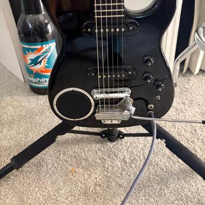 Synsonics Terminator Electric Guitar w/ Built in Amplifier & Speaker image 2
