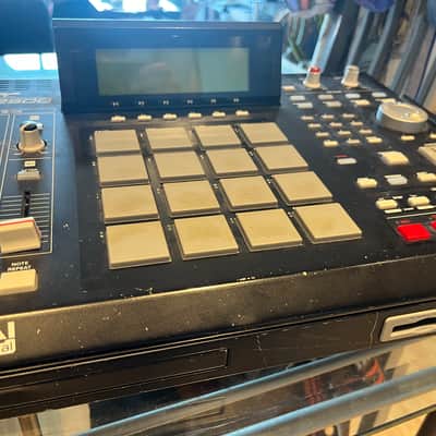 Akai MPC2500 Music Production Center 2005 - 2013 - Black image 11