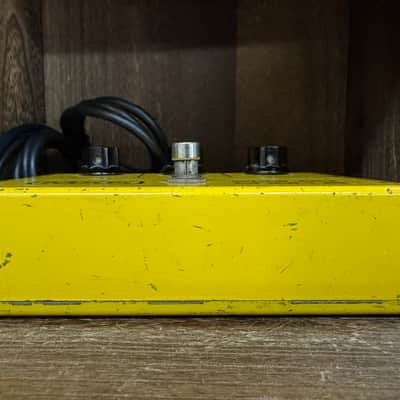 MXR MX-134 Stereo Chorus 1981 - Yellow image 4