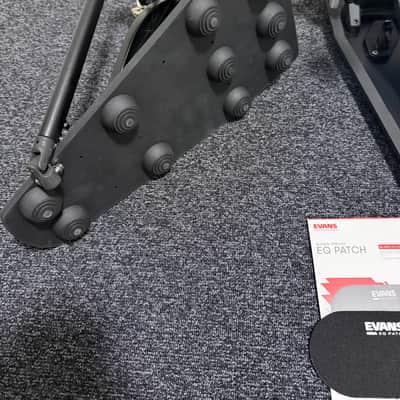 Roland VAD507 Acoustic Design Series Electronic V-Drum Kit 2025 - Black (incl. noise eater hi-hat & double kick hardware, throne, mat, riser, extra low-volume cymbals, and more) image 11